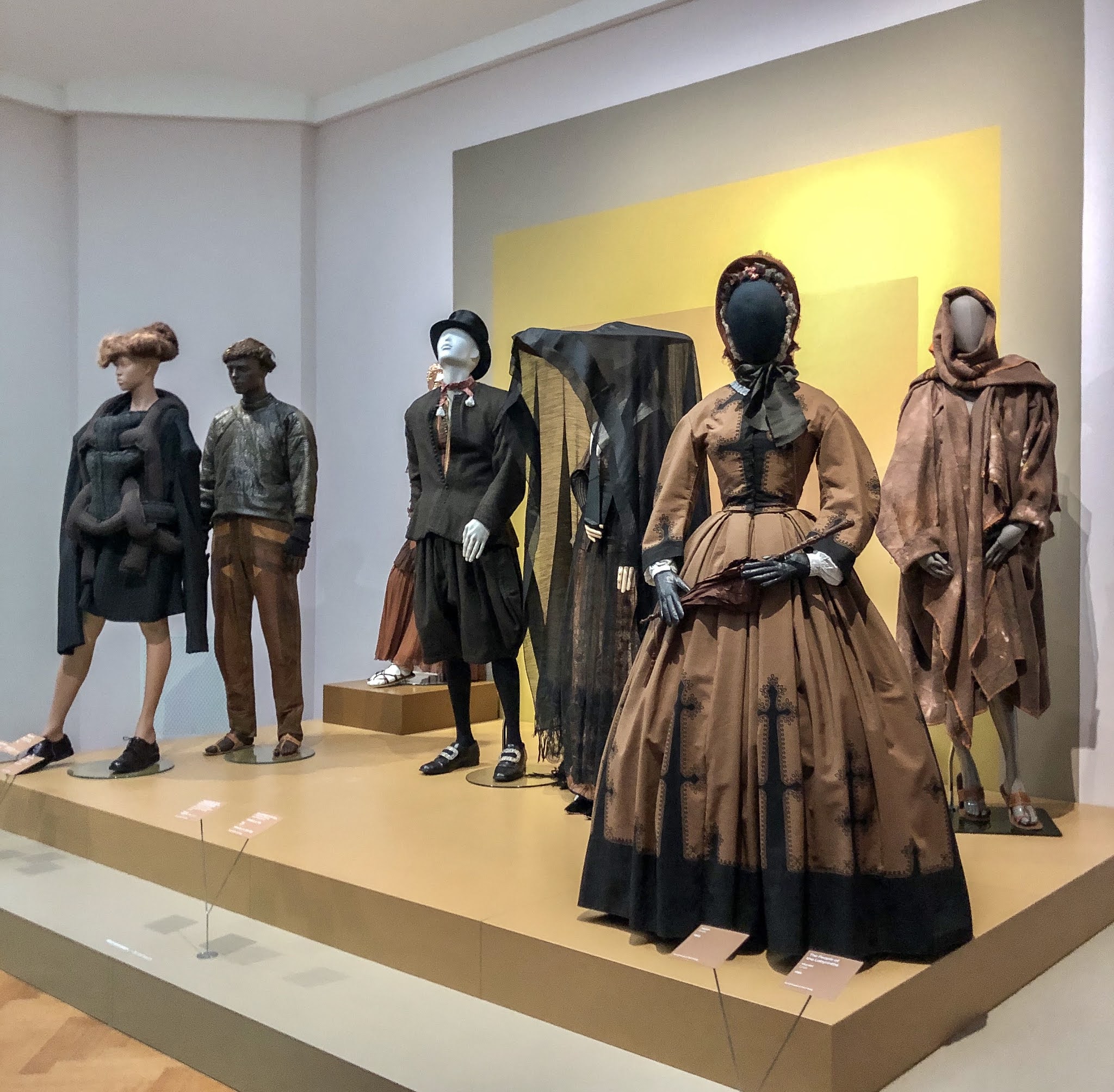 Mode in Kunstmuseum Den Haag: spetterende | agreylady