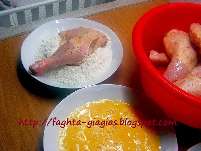 Τα φαγητά της γιαγιάς - Κοτόπουλο πανέ στο φούρνο