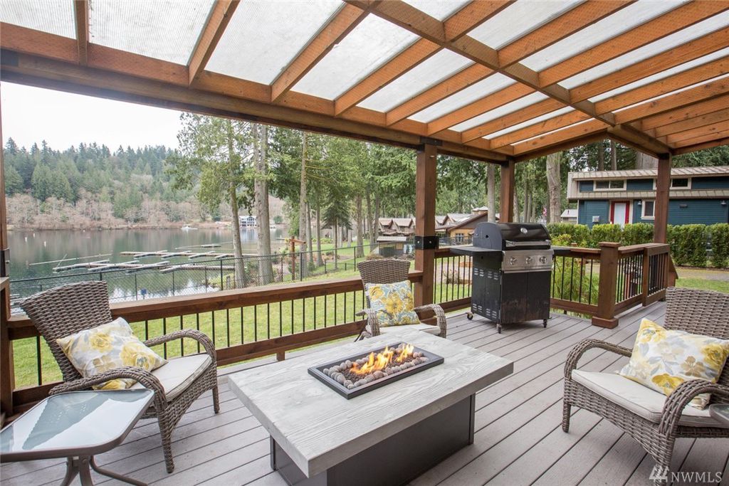 Luxe Lakeside Cottage (400 Sq Ft) [ TINY HOUSE TOWN ]