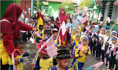 OPEN RECRUITMENT GURU mengajar di KB/IT Az-Zahra Demak Dengan klasifikasi: Lulus S1 (Diutamakan PG PAUD/PG TK) Muslimah Berdedikasi terhadap pekerjaan dan mencintai anak Mampu membaca Al-Qur'an Siap mengikuti aturan yang ditetapkan sekolah OPEN RECRUITMENT GURU mengajar di KB/IT Az-Zahra Demak Dengan klasifikasi: Lulus S1 (Diutamakan PG PAUD/PG TK) Muslimah Berdedikasi terhadap pekerjaan dan mencintai anak Mampu membaca Al-Qur'an Siap mengikuti aturan yang ditetapkan sekolah