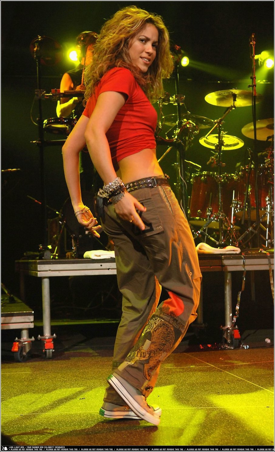 Live on Stage: Shakira - Performing at Z100's Jingle Ball 2005