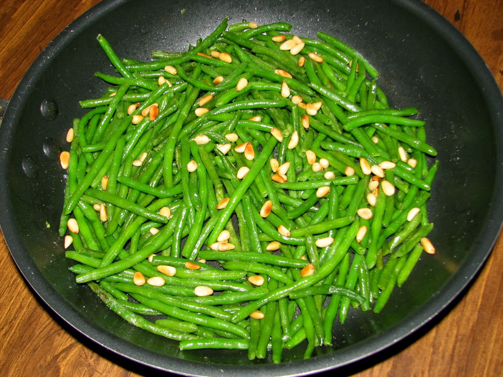Shel's Kitchen Green Beans with Toasted Pine Nuts