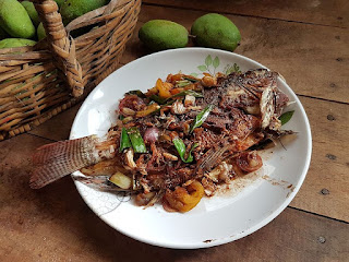 https://commons.wikimedia.org/wiki/File:Tilapia_Escabeche_(Philippines).jpg