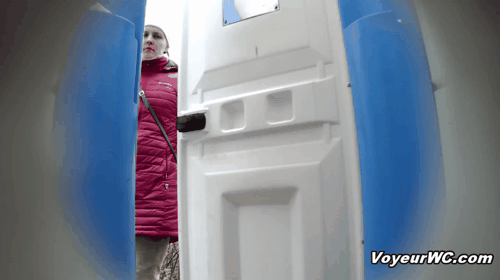 Women piss in the bio toilet. SpyCam (Bio Toilet 2020 12)