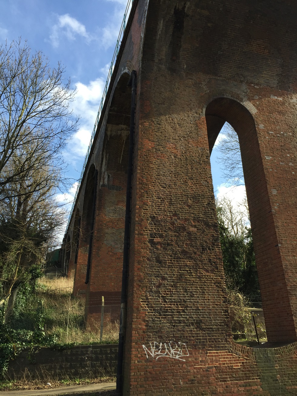 A Suburban Wander from Mill Hill Broadway to Mill Hill East, London N7