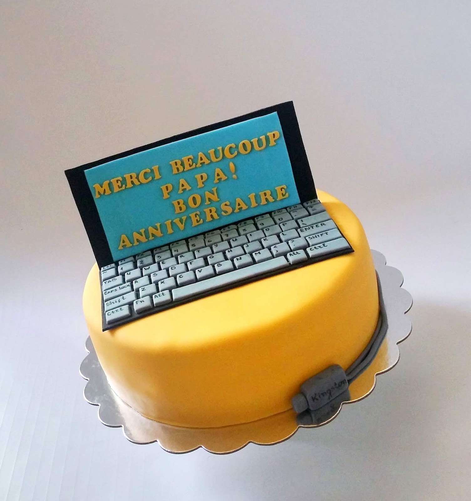 Top 76+ cake with laptop latest awesomeenglish.edu.vn
