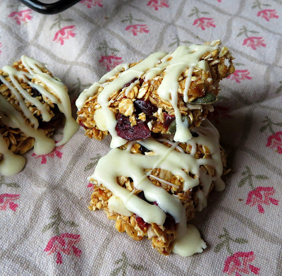 White Chocolate and Cranberry Granola Bars