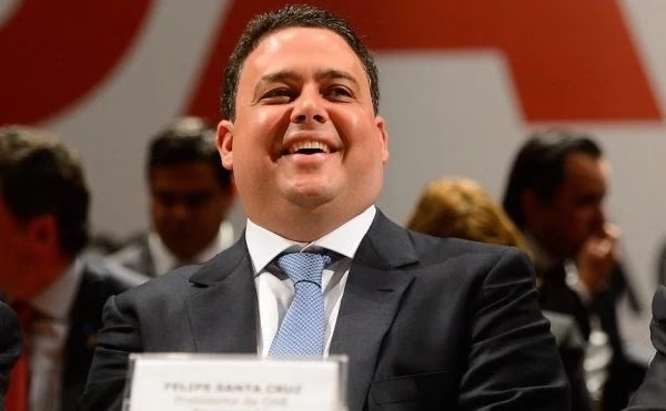 Barroso arquiva processo movido por presidente da OAB contra Bolsonaro