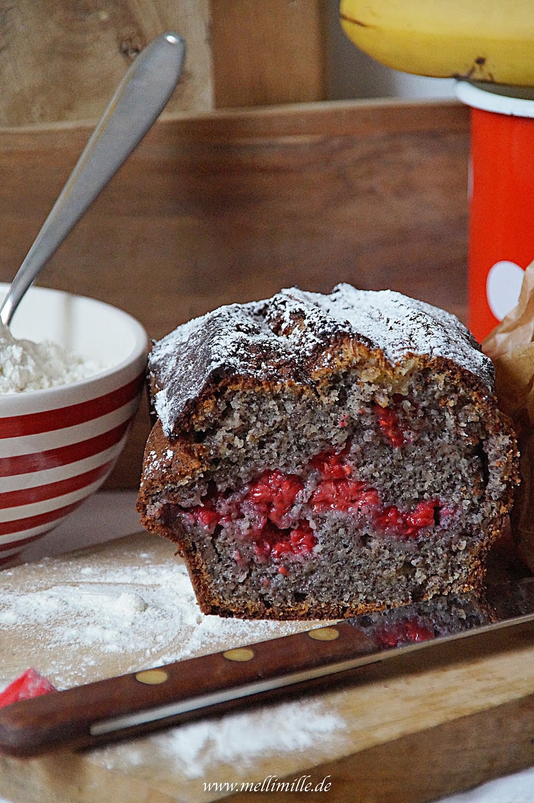 mellimille: Bananen-Mohn-Kuchen mit Himbeeren