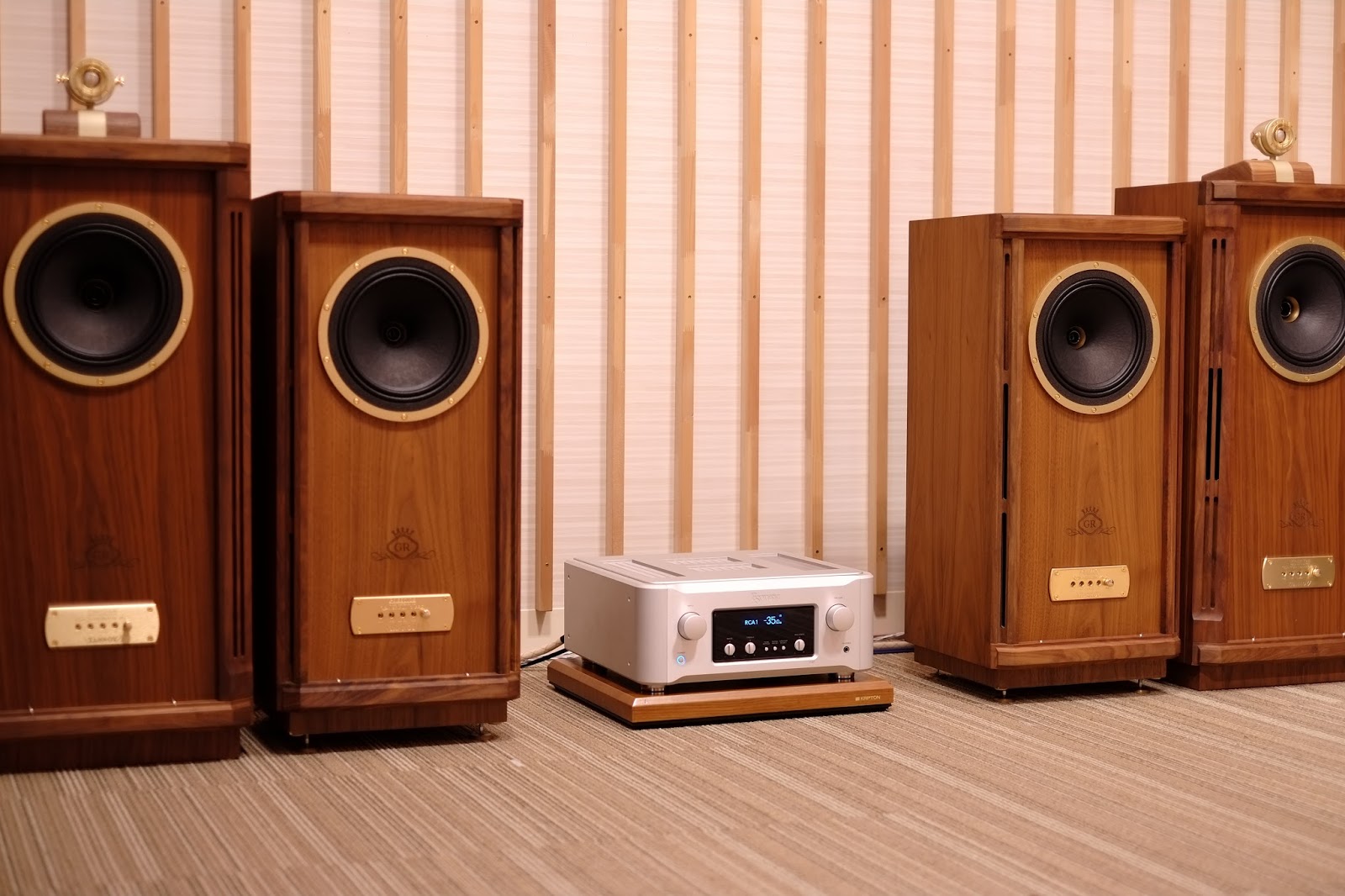 期間限定展示 英国紳士が音楽の真髄に踏み込む Tannoy Stirling Grが再び登場致します