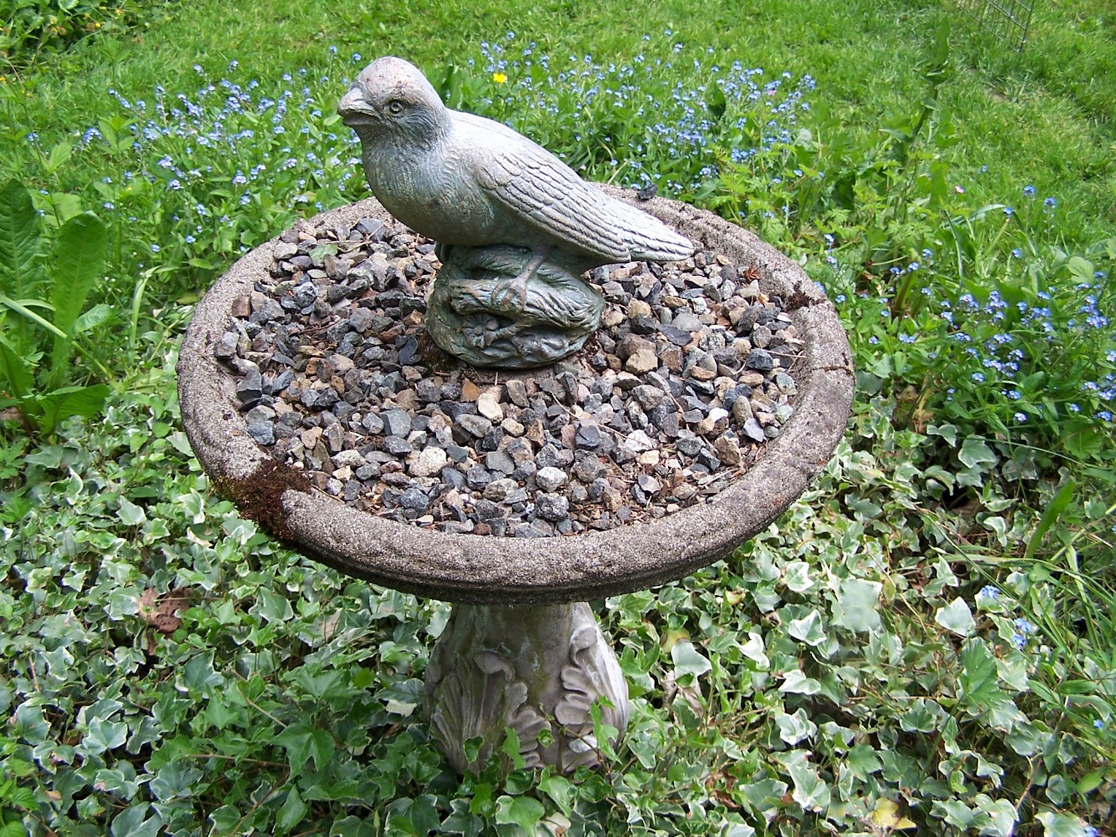 Beatrice Euphemie Bird Bath Planter