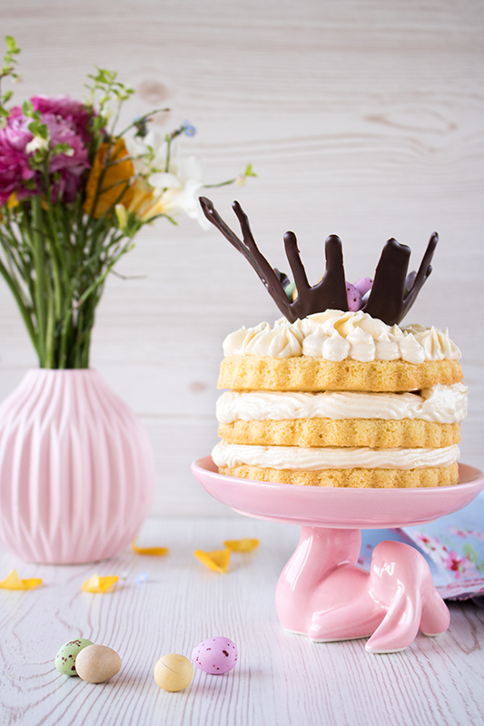 Ei ei ei! Marzipan-Törtchen mit schokoladigem Osterkorb voller Eier ... Ei ei ei! Marzipan-Törtchen mit schokoladigem Osterkorb voller Eier ...
