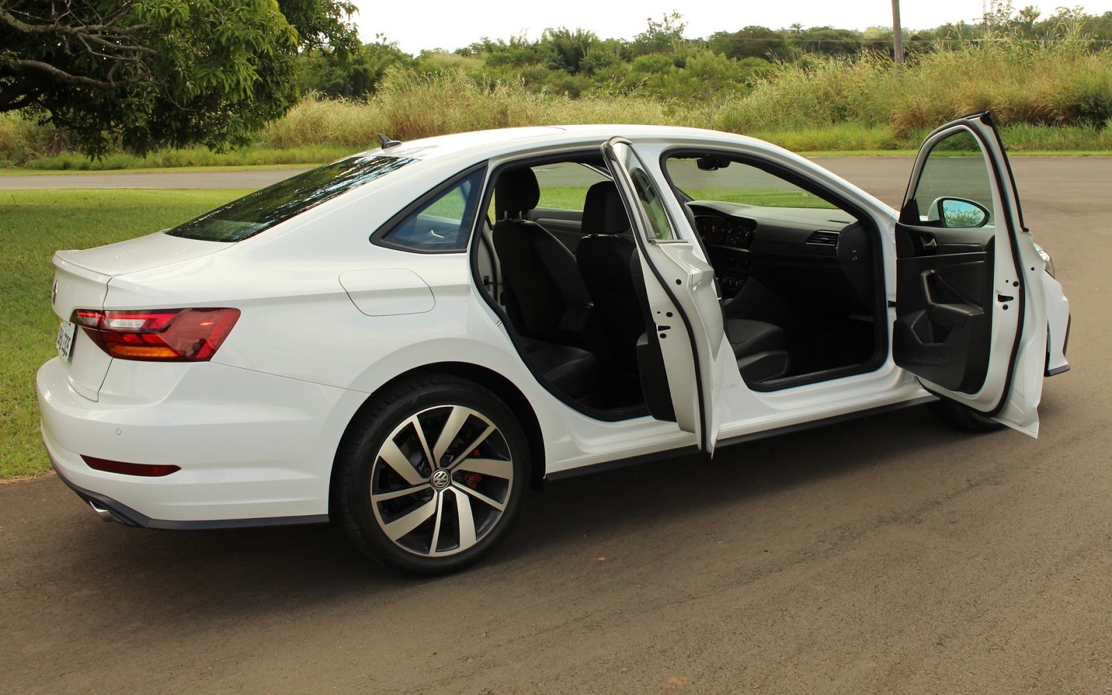 Avaliação: Jetta GLi 2.0 Turbo Automático 2020 em vídeo - mais do que ...