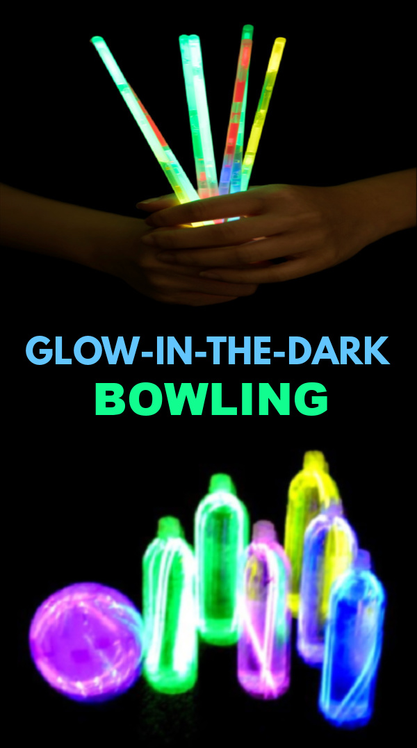 Make your own bowling game using glow sticks and plastic bottles! #glowinthedark #glowinthedarkbowling #diybowlinggame #glowsticks #glowstickbowling #growingajeweledrose #activitiesforkids