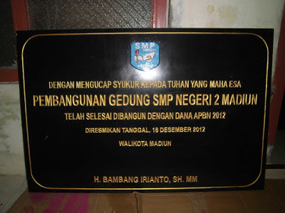 PRASASTI GRANIT SMP NEGERI 2 MADIUN