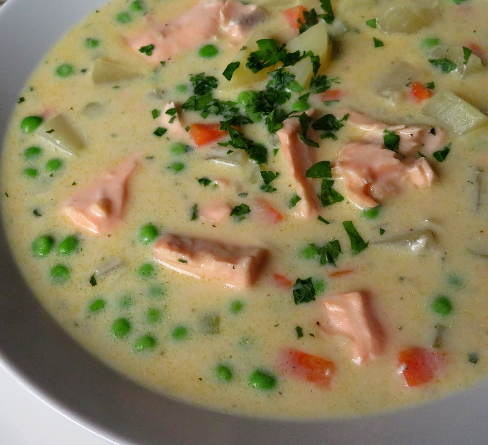 Deliciously Creamy Fresh Salmon Chowder Catrooo