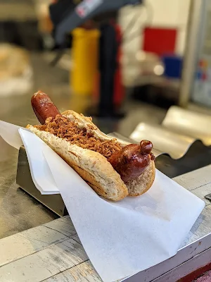 What to eat in Bergen: Reindeer hot dog at Trekroneren