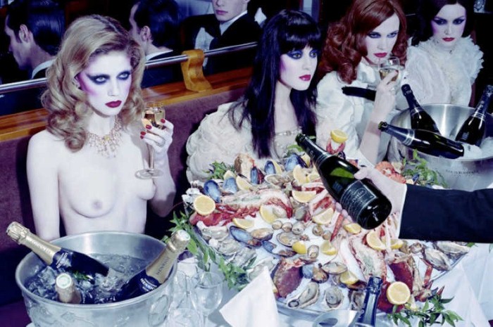 Необычные фотографии. Miles Aldridge 11