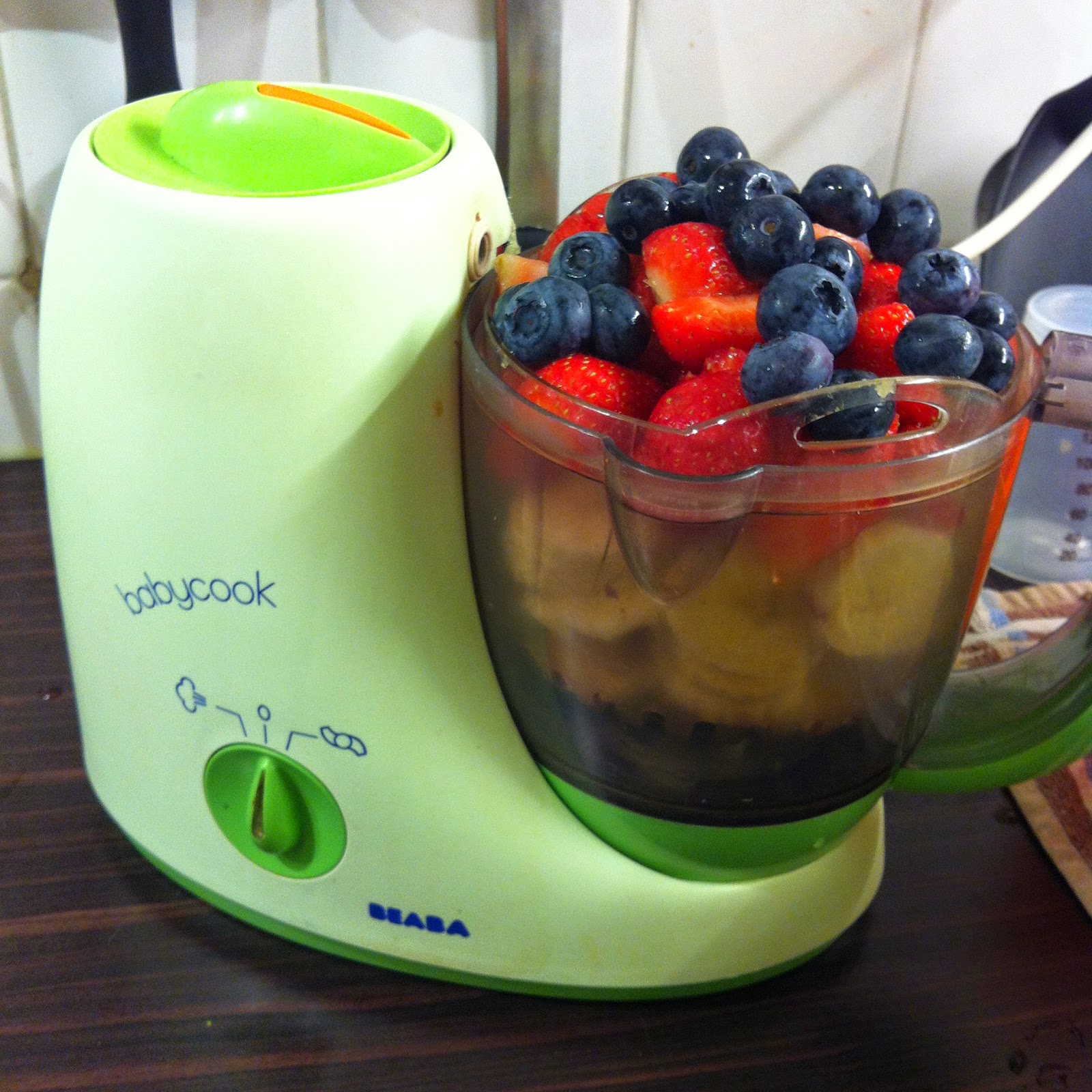 RDV des bébés gourmands 1 Compote Banane Fraise & Myrtille MydMum