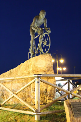 Pantani il Pirata Cesentatico, Pantani sul lungo mare