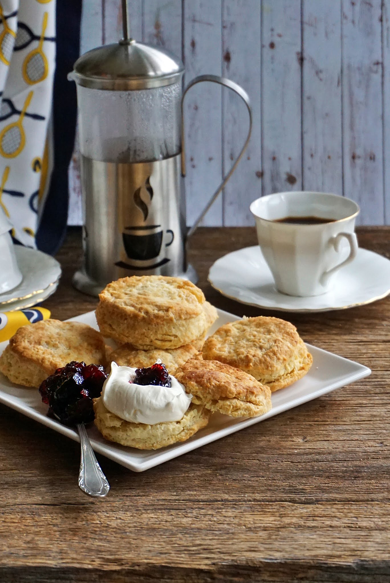 За каквото и да е: Скони. И още за една френска преса за кафе и турски ...