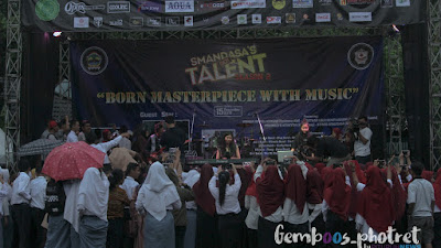 Robi Handoyo dan Reyna Qotrunnada Sukses Meriahkan Smandasa Got Talent 2018