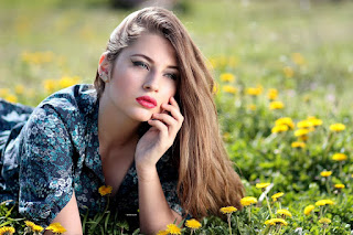 girl-dandelion-yellow-flowers-160699