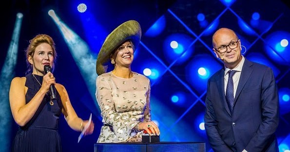 Queen Juliana S Aquamarine Pendant The Court Jeweller