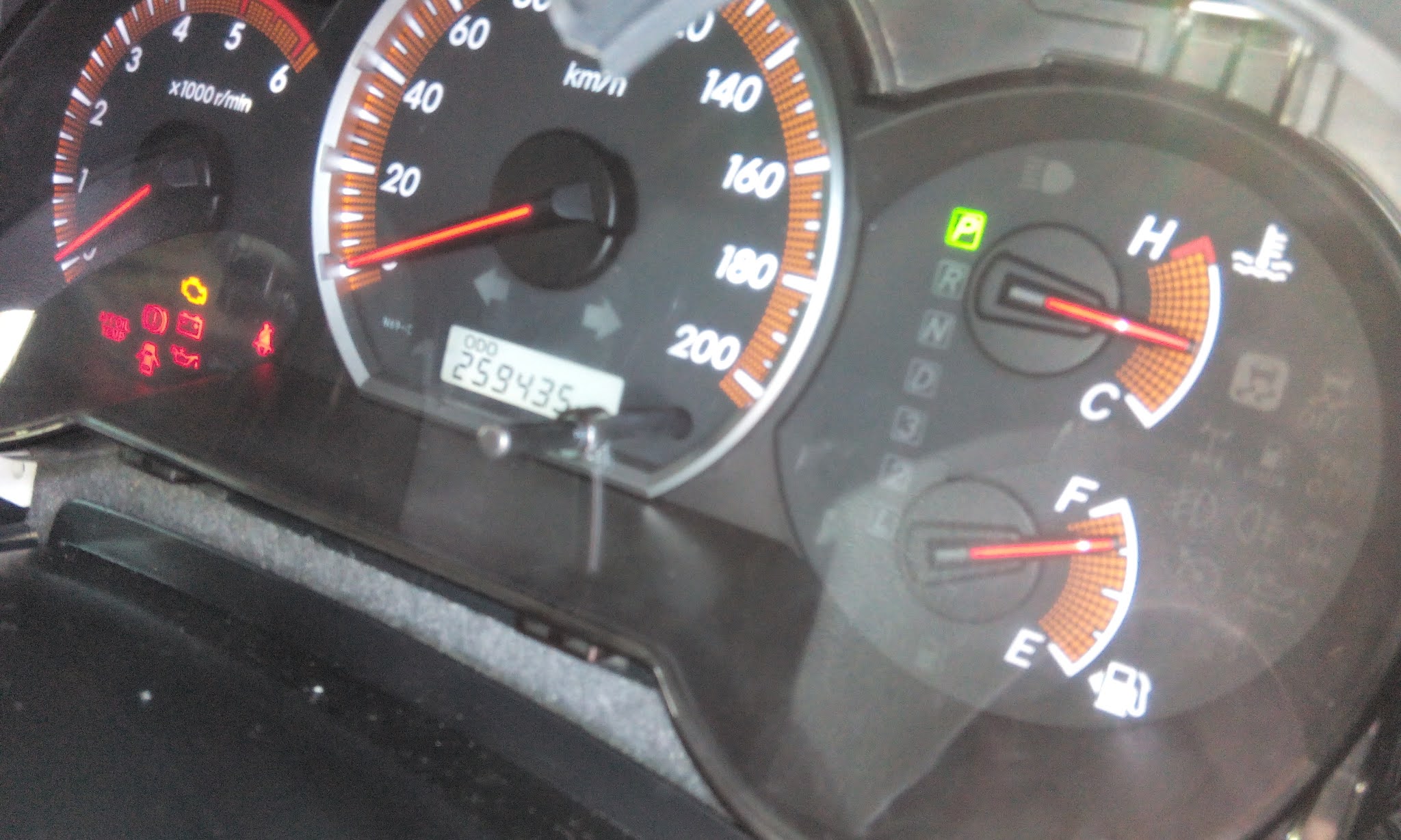 Life Begins at Forty TOYOTA Hilux VIGO/FORTUNER fuel gauge repair