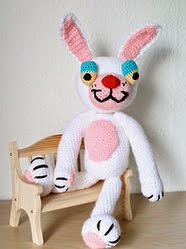 http://translate.googleusercontent.com/translate_c?depth=1&hl=es&rurl=translate.google.es&sl=en&tl=es&u=http://crochet-andrea.tumblr.com/post/82596994470/free-pattern-easter-rabbit-for-our-followers&usg=ALkJrhjuggLjG3Q1guZhCV4pTQZWs4LzEg