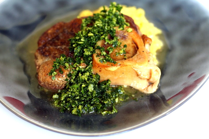 Ossobuco alla milanese mit risotto alla milanese und gremolata | Arthurs Tochter Kocht by Astrid Paul