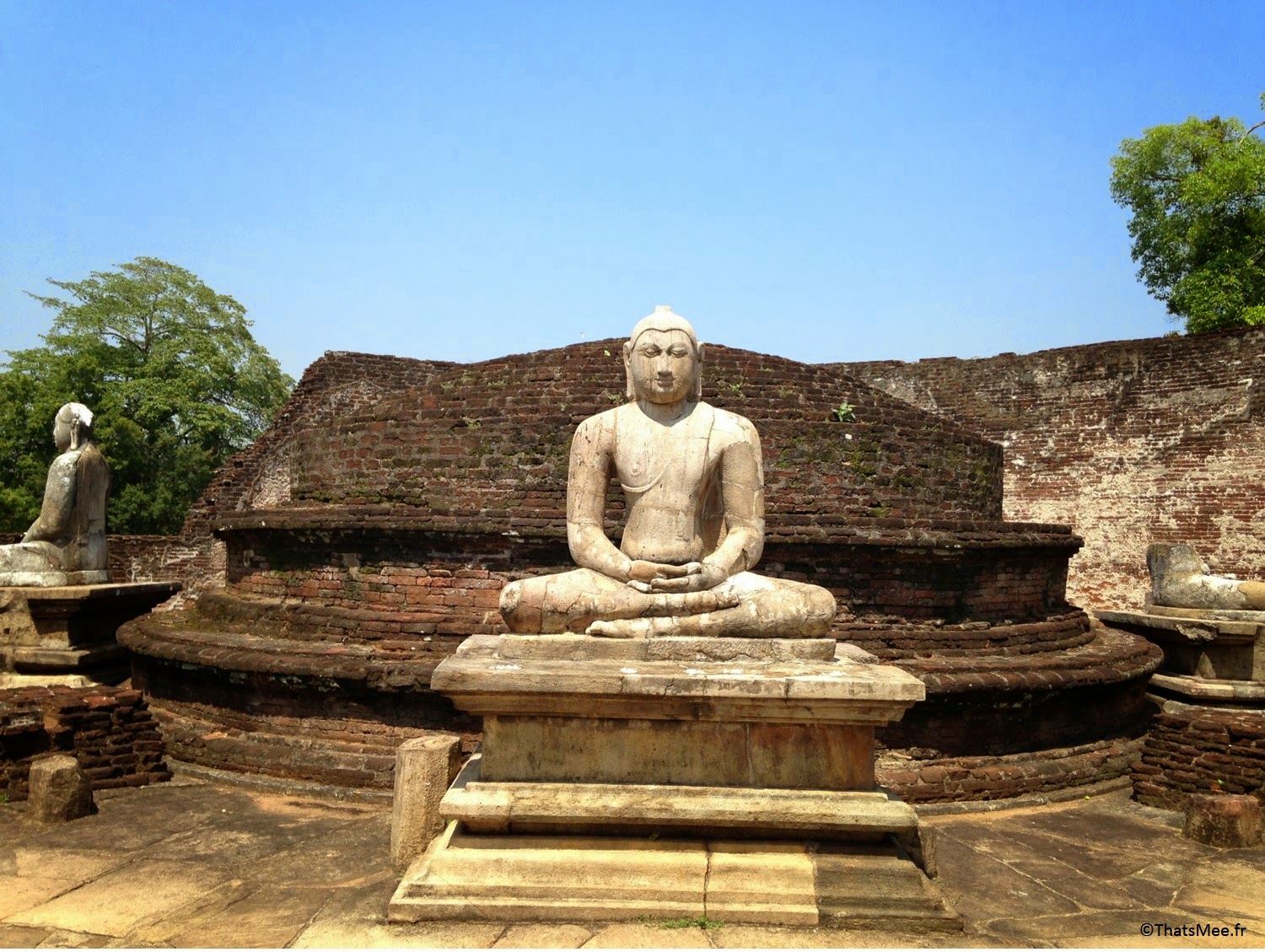 Polonnawura Bouddha en méditation, triangle culturel Sri-Lanka