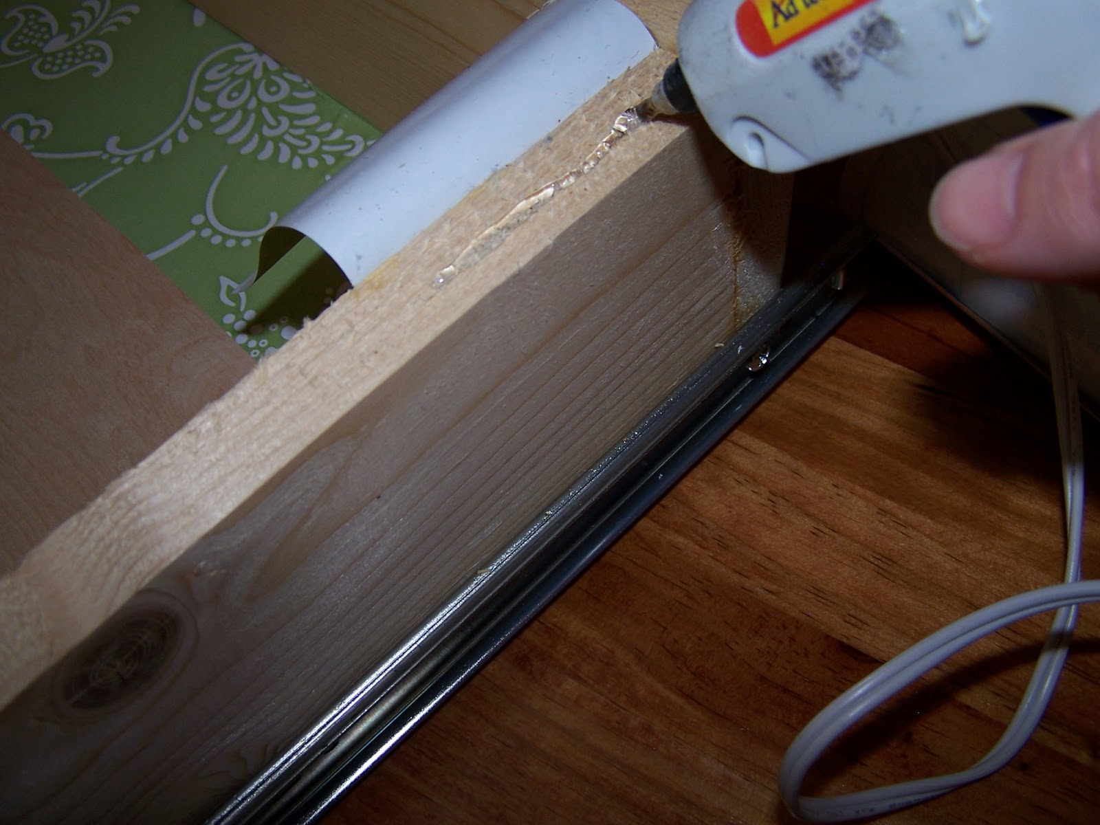 Bella Before and After How to line your drawers with contact paper.