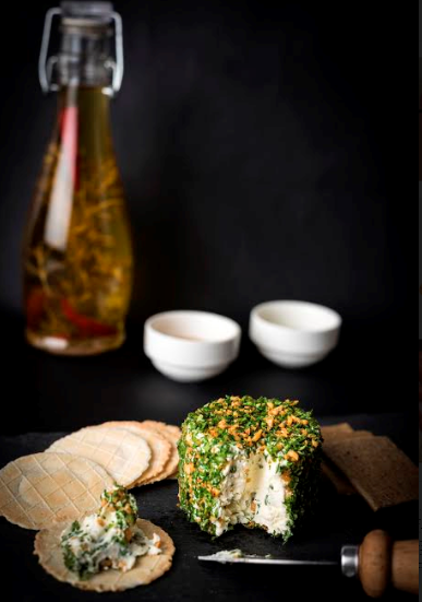Roasted Garlic & Parsley Cream Cheese@Foodhall Roasted Garlic & Parsley Cream Cheese@Foodhall