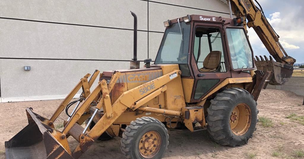 MAQUINARIA AGRICOLA INDUSTRIAL Retroexcavadora Case 580 Super E 4x4
