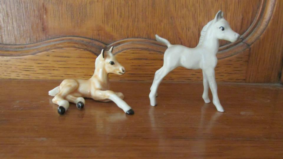 Old Hagen Renaker Lying White Arabian Mini Foal Seconds