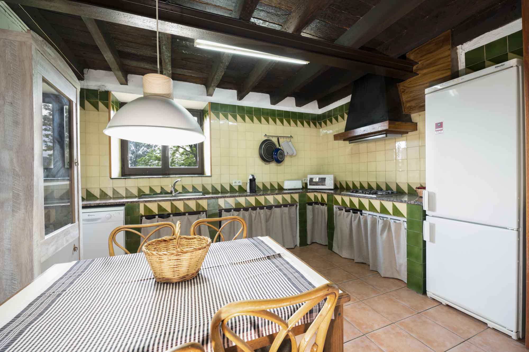 Ruta por el bosque mágico de Savassona, Tavernolas, un lugar con encanto en la comarca de Osona