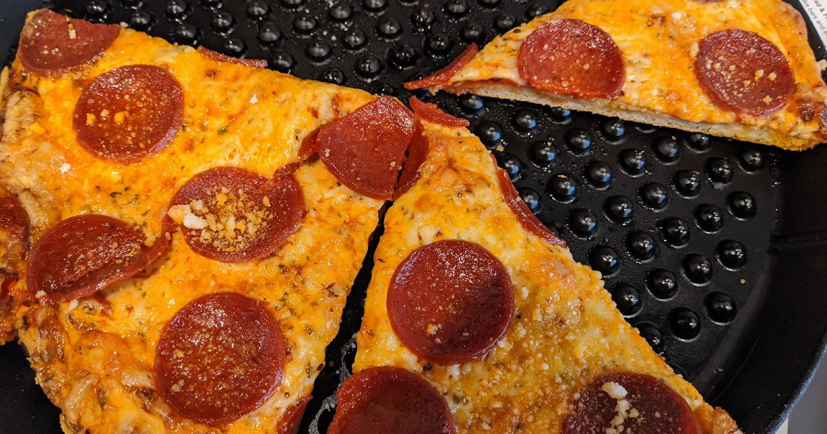 Quarantine Pizza Making QuasiChicago Thin