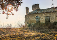 "Ecco, sto alla porta e busso. Se qualcuno ascolta la mia voce e mi apre la porta, io verrò da lui, cenerò con lui ed egli con me" (Apocalisse 3,20)