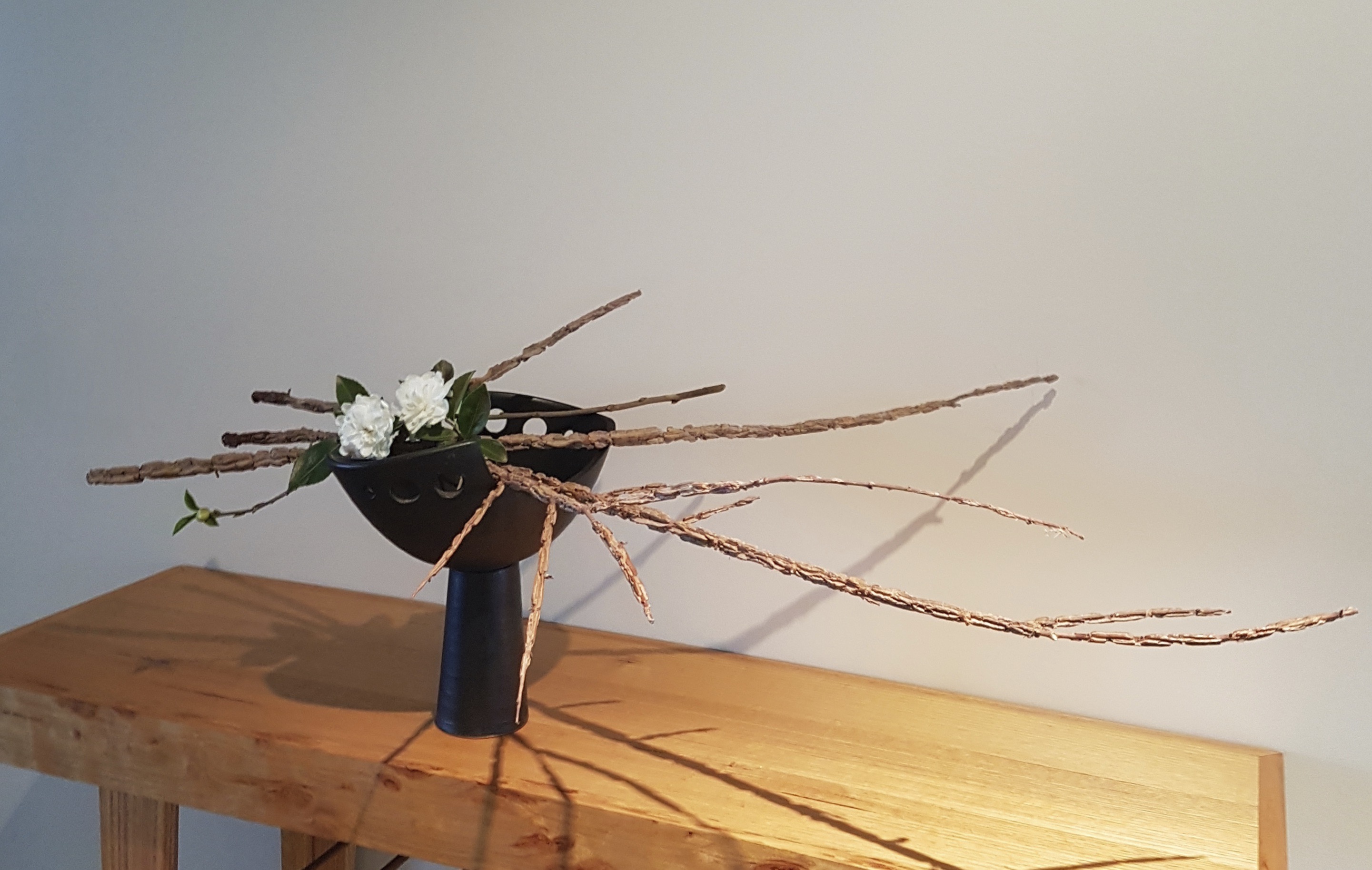 ROADSIDE IKEBANA LEAVES ONLY AT THE WINTER SOLSTICE