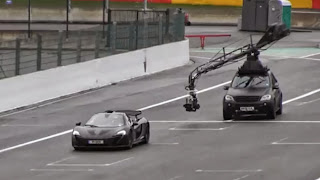 Top Gear-Crew und der McLaren P1 auf der Rennstrecke von Spa-Francorchamps
