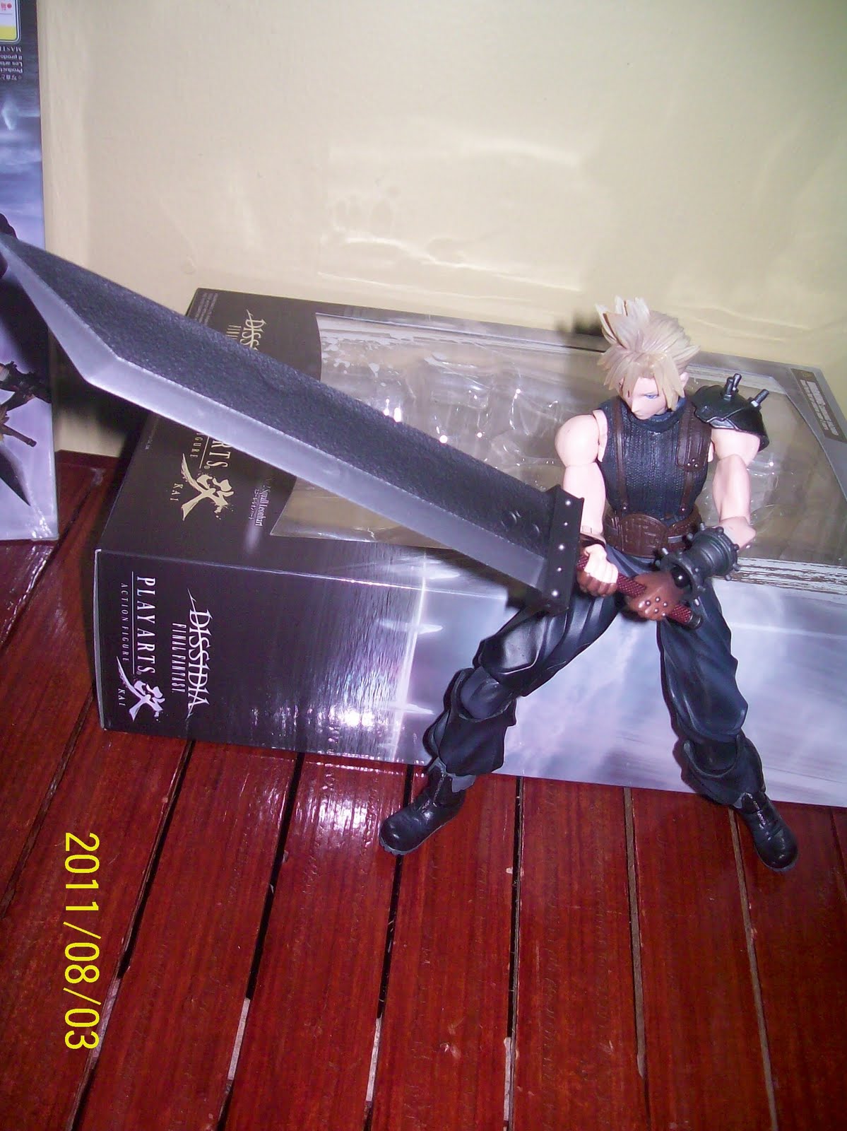 Angels and Summer: Play Arts Kai Dissidia Final Fantasy Cloud Strife Review