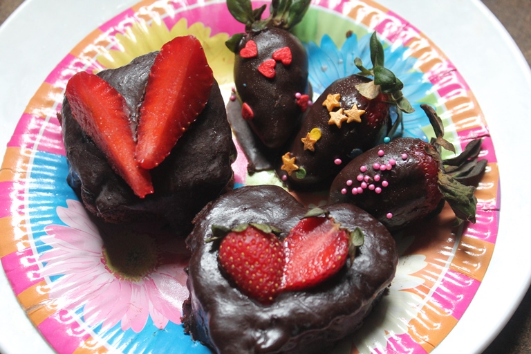 Mini Chocolate Valentine Day Cake Recipe - Eggless Recipe - Yummy Tummy