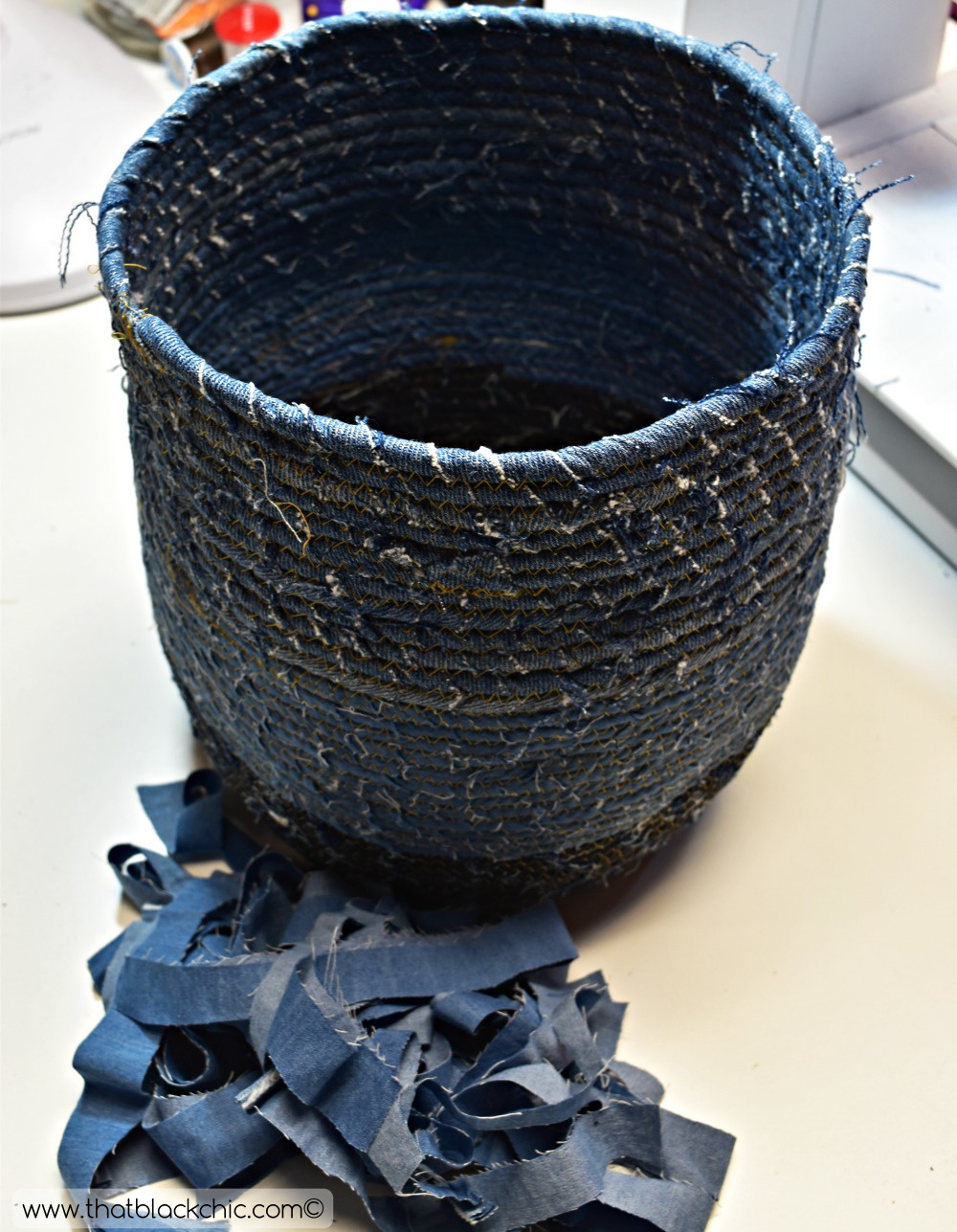 DIY Rope Basket with Recycled Denim [...And the Fabric Mart gift