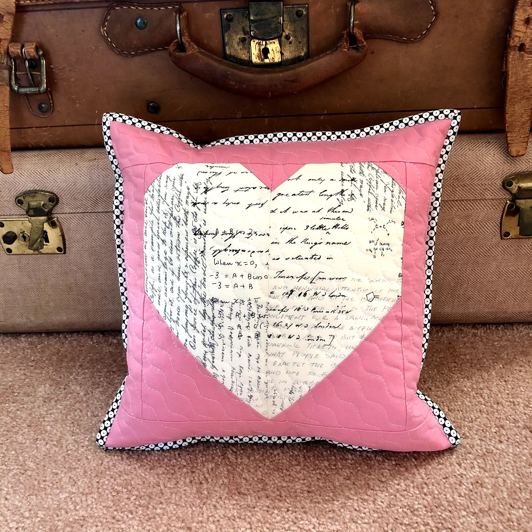 Miss Andrea Quilts Tutorial Pillow with Lapped Zipper Closure and