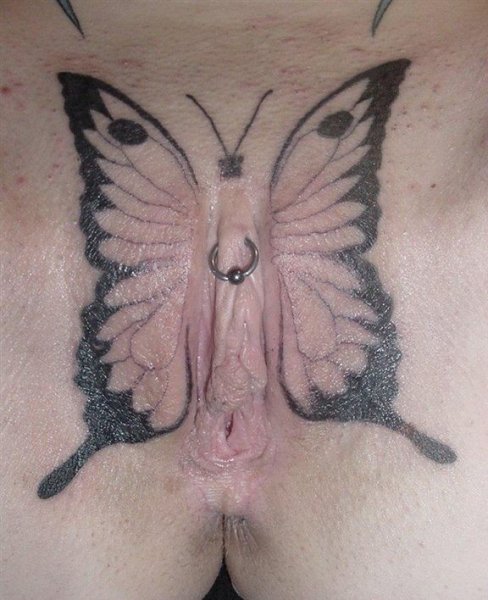 Tattoo at pussy