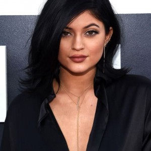 Rambut Pendek Kylie Jenner model-rambut-pendek-wanita_145687