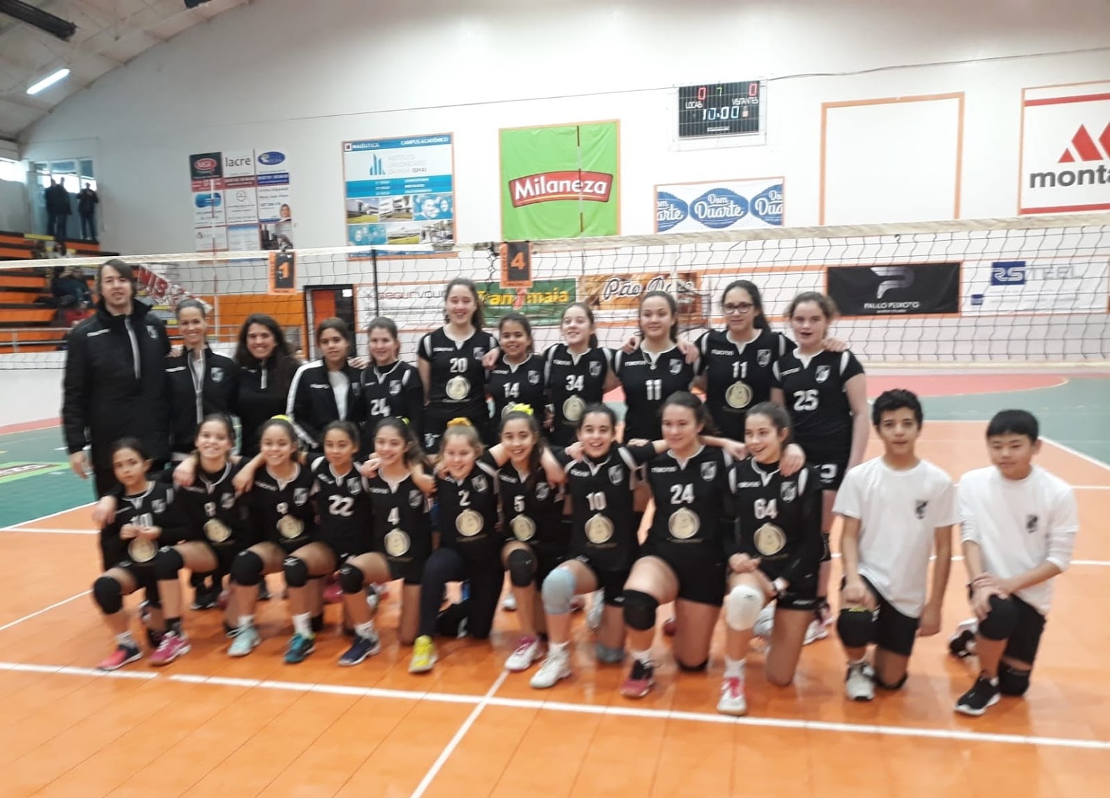 Torneios de voleibol com a participação dos Conquistadores - Vitória Sport  Clube