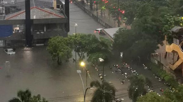 Alhamdulilah, Walau Surabaya Banjir Tapi Istana Tak Ikut Terendam