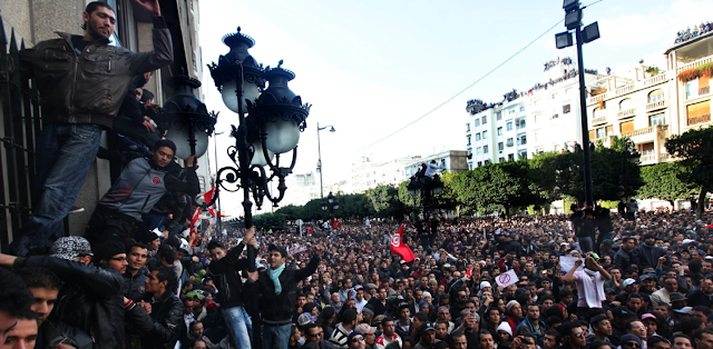 نيويورك تايمز: لماذا وعد تونس بالديمقراطية يكافح ليؤتي ثماره